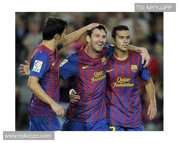 退役足球球星莎重返公众视野再度引发球迷热议与怀旧情感