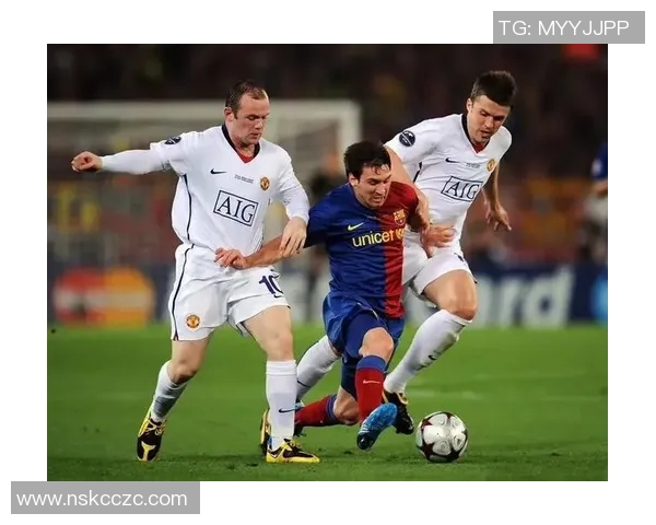 与足球巨星亲密合影瞬间捕捉，回忆永远定格在这一刻的荣耀时光